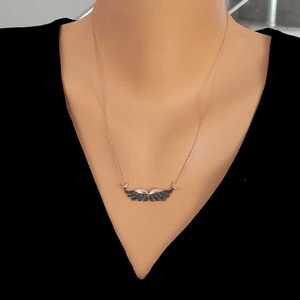 Collar de Plata de Ley 925 con Alas de Ángel y Periquito, Símbolo Religioso Cristiano para Regalo - Product Image 1