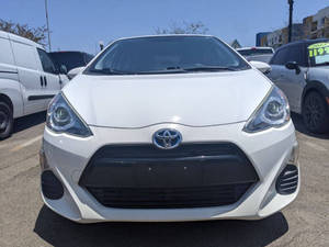 Voiture d'occasion de qualité et abordable, Toyota Prius c 2016, conduite à gauche - Product Image 3