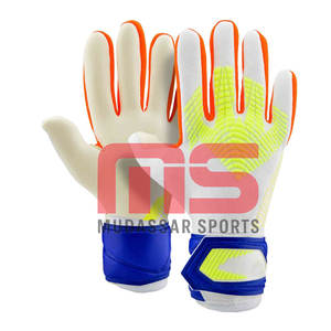 Guantes de portero juvenil Venta al por mayor Ajuste personalizado Agarre suave Guantes de práctica de fútbol transpirables - Product Image 6
