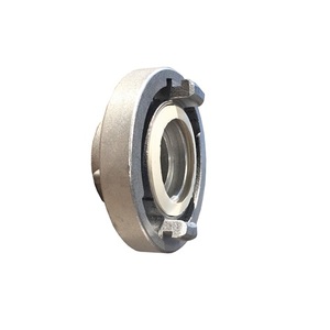 Acoplamiento STORZ C-52 con Rosca Interna de 1 1/2 Pulgadas para Conectores de Agua de Jardín, Producto MCC - Product Image 1