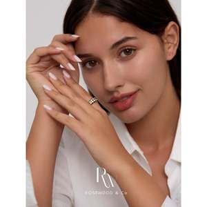 Anello Sigillo Romantico a Scacchiera Bianco e Nero, Placcato Oro Anti-Appannamento, con Fascia Larga, Idea Regalo - Product Image 6