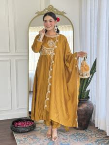 Kurti de algodón de diseño elegante de nueva colección para mujer con bordado tradicional indio disponible a precios mayoristas - Product Image 4