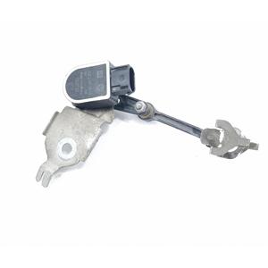 เซ็นเซอร์ปรับระดับความสูงของไฟหน้าเมอร์เซเดส ซี-คลาส คาบริโอ W205 A2229050503 (16>) - Product Image 1