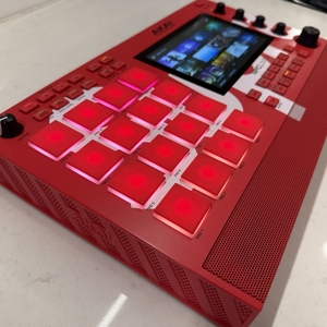 TopSelling MPC Live II Édition Limitée – Decksaver + Magma Case Nouveauté Entièrement Neuf - Product Image 1