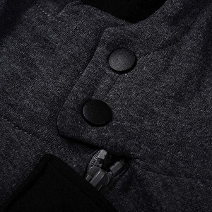 เสื้อสเวตเตอร์สวมหัวแบบมีฮู้ดสำหรับผู้ชายสีดำล้วนมีกระดุมคอสีตัดกัน - Product Image 3