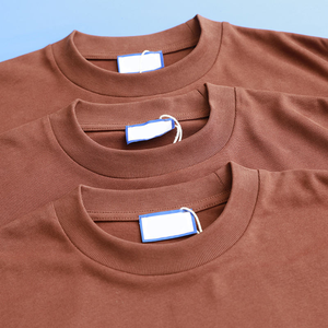 เสื้อยืดสีน้ำตาลทรงโอเวอร์ไซส์สำหรับผู้ชาย สกรีนลายตามสั่ง เนื้อผ้าหนา 400 กรัม เสื้อยืดคอเต่า - Product Image 1