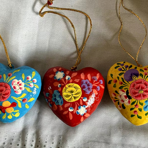 Handcrafted Paper Mache Heart-Shaped Christmas Ornament Eco Friendly & Festive Holiday Decoration - Product Image 1