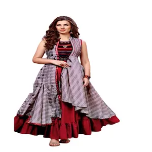 Nouveau design Long Anarkali pour la collection de robes Reyon Premium