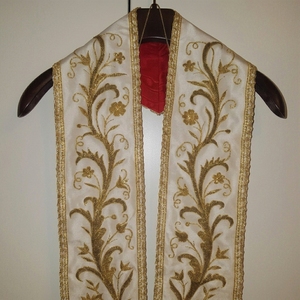 Estola Litúrgica Dorada Bordada Clásica Blanca Premium para Sacerdote, Vestimenta de Iglesia, Misa Cristiana, Ornamentada, Unisex para Adultos - Product Image 2