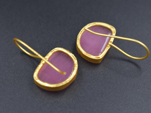 Pendientes de Piedra Chapados en Oro de 18k, Nuevos y en Tendencia, Venta al por Mayor, Hechos a Mano, Joyería de Latón Chapada en Oro de 18k - Product Image 4