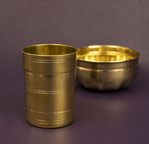 Tasse à mesurer en laiton avec conception de feuille martelée et pot à mesurer de farine et de riz en laiton et Padi - Product Image 6