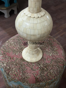 Lampe de table LED E26 moderne en os incrusté, fabriquée à la main, avec alimentation CA - Luminaire décoratif haut de gamme pour les designers d'intérieur Export Tradebyd - Product Image 5