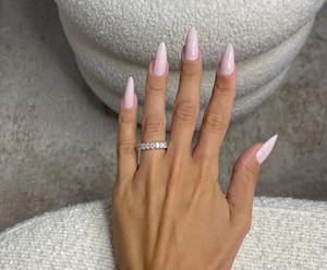 Anillo de Eternidad Medio con Diamantes Cultivados en Laboratorio, Corte Ovalado de 1.50 Quilates, Color F, Claridad VVS1 VVS2, Oro Sólido de 18K, Certificado IGI - Product Image 2