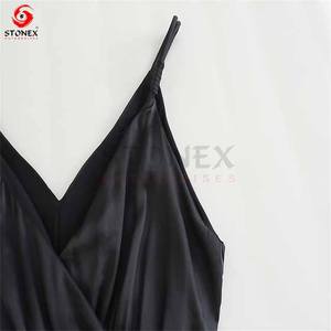 Mono de satén de seda con efecto arrugado a la moda de verano para mujer al por mayor mono retro elegante sin mangas para mujer - Product Image 2