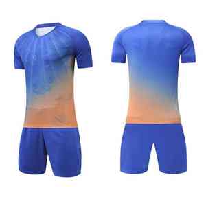 Camiseta de fútbol de alta calidad hecha en fábrica, uniforme de camiseta de fútbol, Impresión de transferencia de calor personalizada, logotipo de nombre de equipo, Fútbol 100% - Product Image 1
