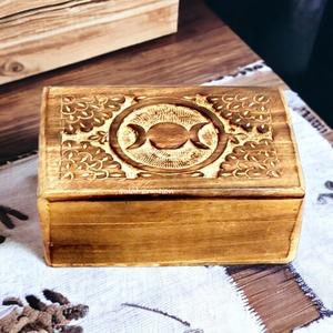 Caja de madera de triple Luna hecha a mano con grabado intrincado para joyas, recuerdos, herramientas rituales y almacenamiento espiritual - Product Image 2
