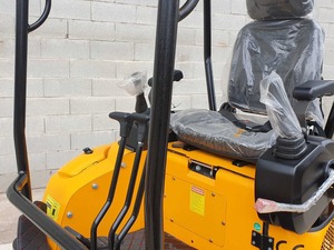 Miniexcavadora HT18 de 3.5 Toneladas con Peso Operativo de 1.2-1.8 Toneladas, 1 Caja de Cambios y Componentes Principales del Motor Importados - Product Image 4