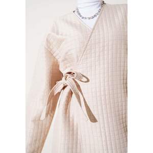 ชุดกิโมโนสีเบจ - Product Image 1