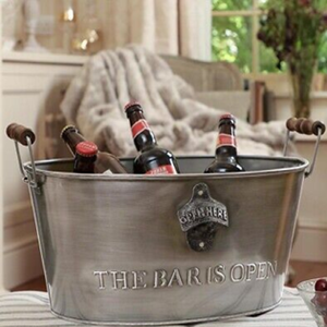 Cubo de hielo clásico de metal galvanizado con un diseño espacioso para enfriar botellas de cerveza, latas de refrescos y cócteles - Product Image 1