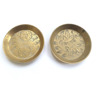 Posavasos Redondos de Metal de Diseño Antiguo para Servir Bebidas, Manteles Individuales para Servir Té y Café con Color Dorado - Product Image 1