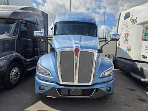 รถบรรทุกมือสอง2022 2023 kenths T680 Sleeper กึ่งแบน405HP PACCAR อัตโนมัติ - Product Image 2