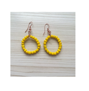 Pendientes de cuentas de resina superventas de Navidad, lujosos pendientes de tuerca de moda en forma de C de nuevo estilo para mujer - Product Image 4