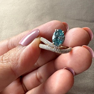 Anillo de Compromiso con Diamante Cultivado en Laboratorio, Corte Ovalado, Color Azul, Certificado IGI, en Oro de 14k con Incrustaciones de Pavé, Anillo de Boda para Mujer - Product Image 6