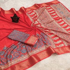 ผ้าซารีไหมเนื้อนุ่ม VASTRA COTTAGE พร้อมลายพิมพ์ดิจิทัลทั่วผืนและขอบปักดิ้นทั้งสองด้าน ผ้าซารีดีไซน์เนอร์พร้อมเสื้อคลุม - Product Image 4