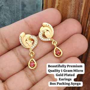 Hermosos pendientes microchapados en oro de un gramo de calidad superior para mujer, perfectos para ropa de fiesta informal y formal - Product Image 2