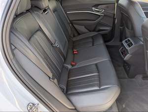 Audi E-tron Premium Plus Quattro AWD 2021, SUV élégant - Product Image 3