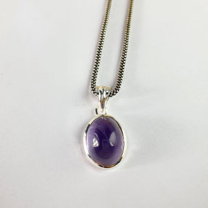 Colgante y Amuleto de Cristal de Amatista Cabujón - Product Image 1