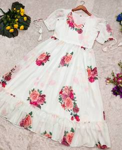 Perfecto para la colección Maxi floral de verano con mangas de moda - Product Image 1