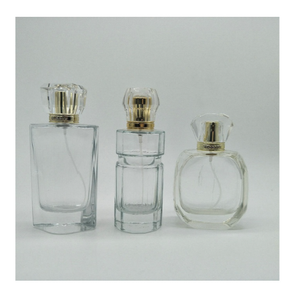 Botella de perfume cuadrada de vidrio reutilizable de primera calidad, disponible en tamaños de 30 ml, 50 ml y 100 ml, perfecta para proyectos de fragancias personales. - Product Image 4