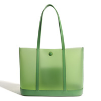 Sac fourre-tout vert pour femme, rectangulaire, longues poignées d'épaule, fermeture à bouton-pression, bords cousus, base renforcée, lisse, grand format