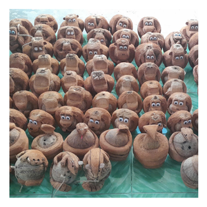 Venta al por mayor 100% juguetes hechos a mano tallado mono de coco artesanía un buen recuerdo tallado mono de coco, artesanía Animal de cáscara de coco - Product Image 4