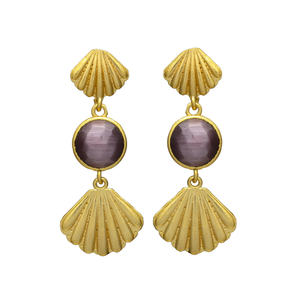 Pendientes colgantes de diseño en tono dorado con diseño de concha marina y piedra preciosa Monalisa morada, pendientes de latón para mujer y niña. - Product Image 1