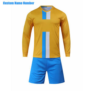 Fabricant OEM d'uniformes de football personnalisés, ensemble maillot et short de haute qualité, tissu respirant, impression numérique personnalisée, séchage rapide - Product Image 6