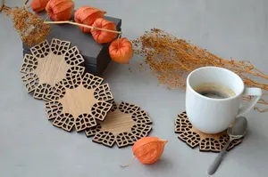 Posavasos de nogal Jodhpuri Inc Posavasos de madera redondos para bebidas tulipán Hecho a mano Art Deco Accesorios de decoración de mesa - Product Image 3