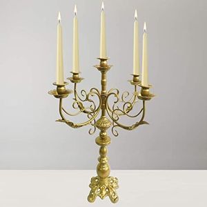 Candélabre en métal utilisé pour la décoration romantique de la chambre à coucher, offrant une lumière douce de bougie pendant des soirées spéciales et mémorables - Product Image 2
