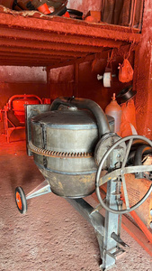 เครื่องผสมปูนคอนกรีต250L 380L แบบพกพาใช้น้ำมันเบนซินหรือพลังงานไฟฟ้าสำหรับใช้ในโครงสร้างพื้นฐานจากเวียดนาม - Product Image 4