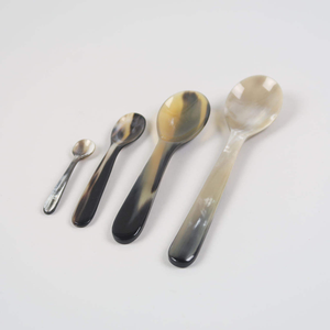 Cuillères en corne naturelle faites à la main avec poignée Excellent design Petit ustensile de cuisine pour assaisonner le sucre en gros de l'Inde - Product Image 1