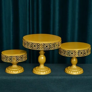 Support à gâteau en bois et résine support à dessert décoratif élégant pour fête d'anniversaire de mariage et utilisation de cuisine à domicile moderne d'Inde - Product Image 1