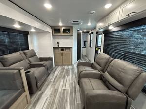 Nouveau 2026 Jayco Jay F-l-i-g-h-t S-l-x 290RKS - Product Image 5