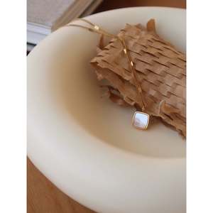 Collar con Colgante de Nácar Genuino, Chapado en Oro, Resistente al Deslustre, con Forma Geométrica, Regalo para Ella - Product Image 6