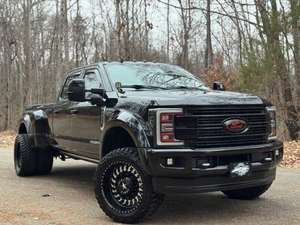 Ford F-450 Super Duty Platinum 2019 d'occasion, boîte manuelle, diesel turbo, conduite à gauche, jantes R18, finition Dark Metal, intérieur en tissu, à vendre - Product Image 5