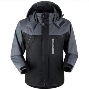 แจ็กเก็ตบอมเบอร์สำหรับผู้ชายกันลมกันน้ำ - Product Image 1