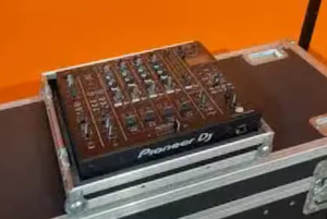 Mixeur DJ 4 canaux DJM-A9 le plus vendu sans effort profond avec boîtier THON en matière plastique - Product Image 1