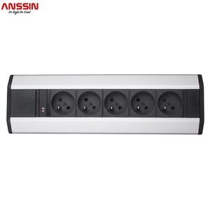 <span class=keywords><strong>Prise</strong></span> de courant <span class=keywords><strong>d</strong></span>'<span class=keywords><strong>angle</strong></span> <span class=keywords><strong>Prise</strong></span> de courant électrique EU avec chargeur USB adaptée au bureau/bureau/table/plan de travail de <span class=keywords><strong>cuisine</strong></span> - Product Image 5