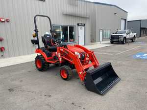 Tracteur à roues motrices Mini Kioti CS2220 22HP 4WD NEUF/OCCASION avec chargeur arrière et tondeuse pour l'agriculture et l'utilisation en jardinage - Product Image 2