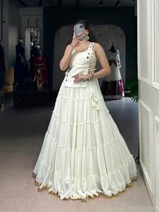 Colección de Lehenga Choli Estilo Gujarati, Color Brillante, Seda Georgette, Trabajo Original con Espejo Gamthi, para Bodas y Fiestas de Mujeres - Product Image 4